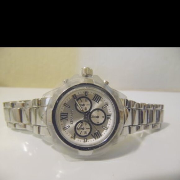 Kessaris Lucite Bezel Metal Bracelet Watch - Picture 5 of 11